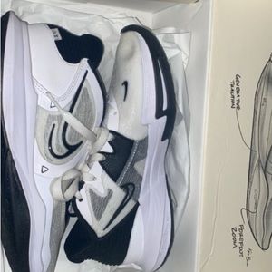 Nike Kyrie low 5 white and black shoes